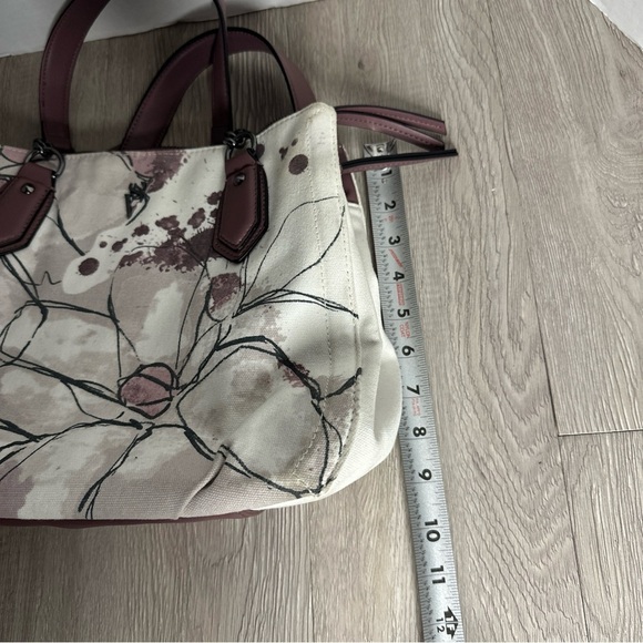 Simply Vera Wang Handbag Satchel Purse - Floral 14” x 9” - Picture 8 of 8